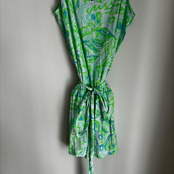 Lilly Pulitzer Women shorts romper Deanna Any Fins Possible tie waist small EUC - Picture 8 of 13